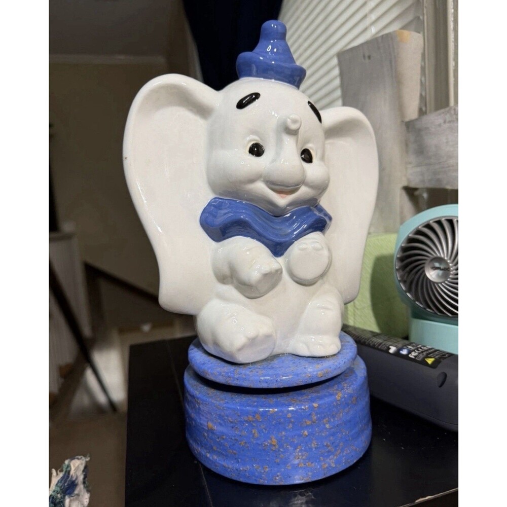 Vintage Disney Dumbo Elephant Ceramic Wind Up Musical Figurine Blue SpeckledBase